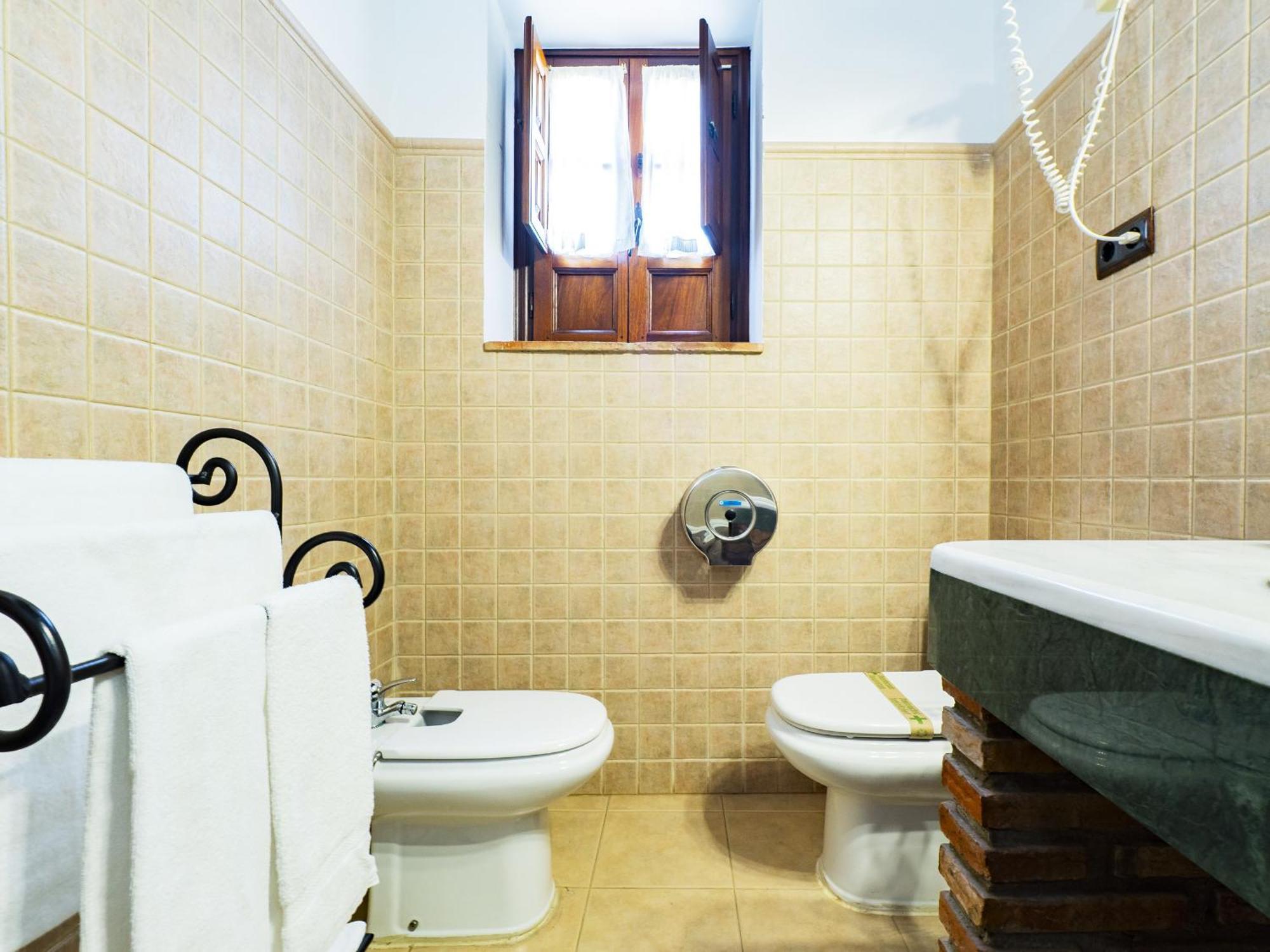 Cubo'S Hotel Cortijo San Antonio Casarabonela ภายนอก รูปภาพ